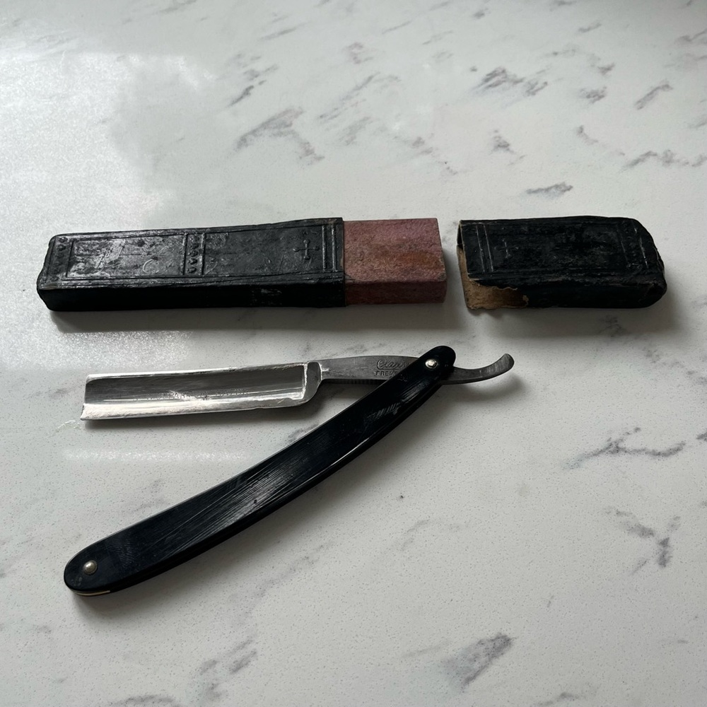 Antique Clauss New Departure 5/8” Hollow Ground Straight Razor. 🇺🇸 Fremont, OH.